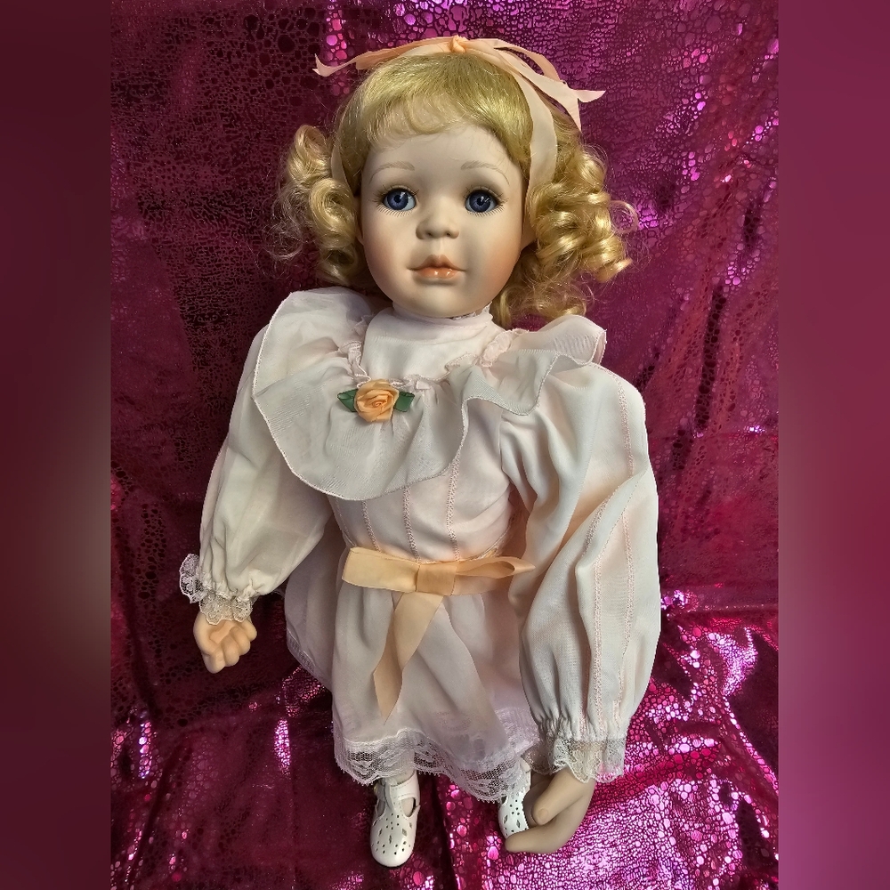 "Tess" Doll From The Ashton-Drake Galleries.  She Is Beautiful LikeNew
